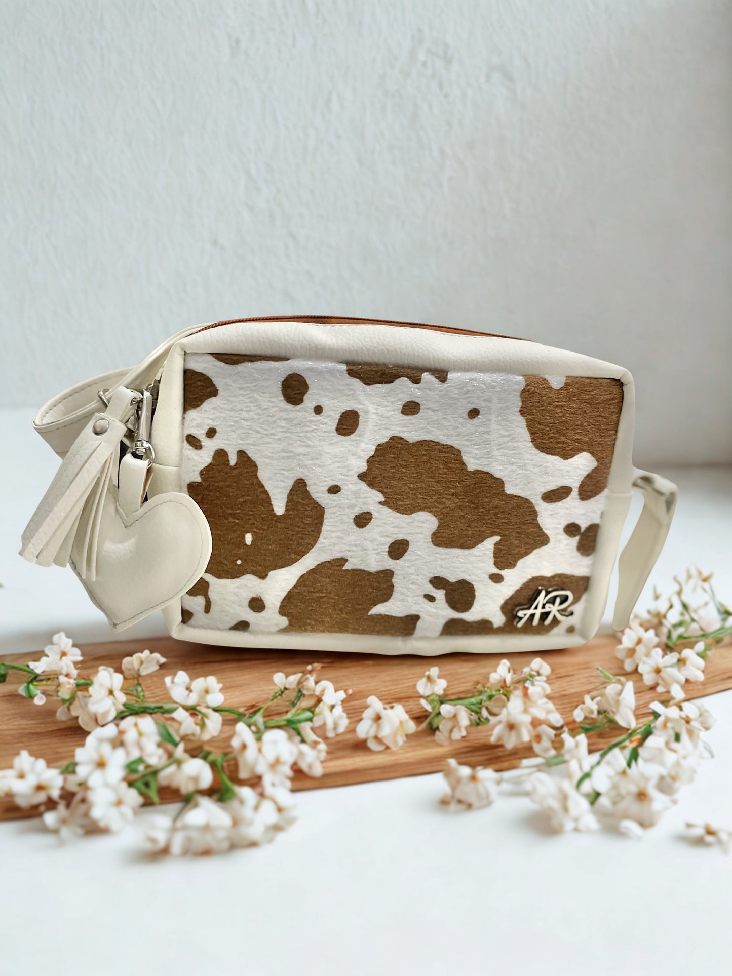 Bandolera Cow print + Charms